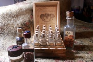 Set of 20 vintage bottles in a wooden case